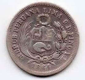 Escudo Nacional del Perú antes de 1879 con rama de palma intacta, mostrando el diseño original antes de la Guerra con Chile
