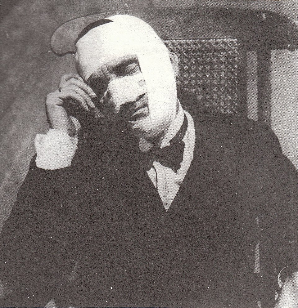 Jorge Basadre Grohmann, historiador peruano que estudió en escuelas clausuradas