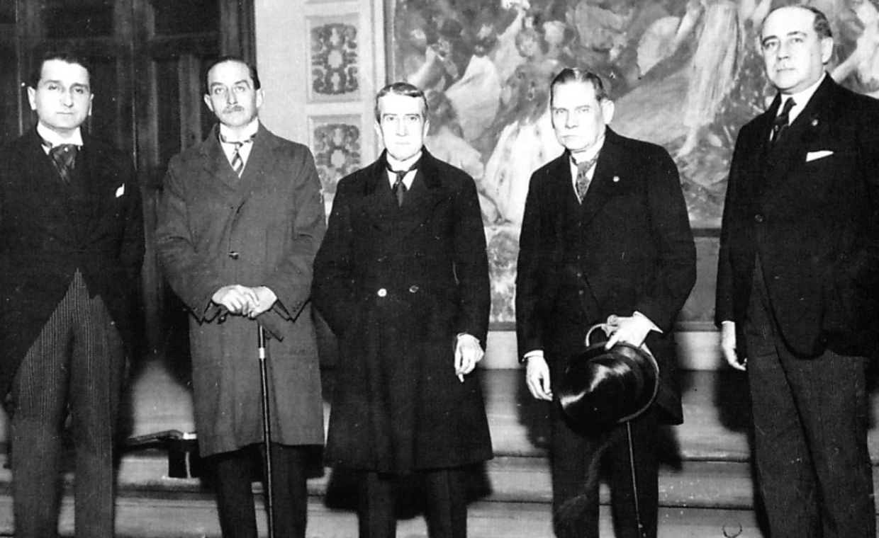 Augusto B. Leguía durante la firma del Tratado de Lima